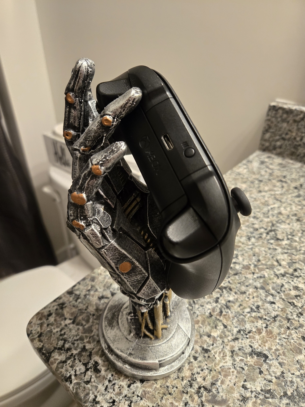 Mechanical Hand Art Sculpture/Gaming Controller Holder - Picture 5 of 5